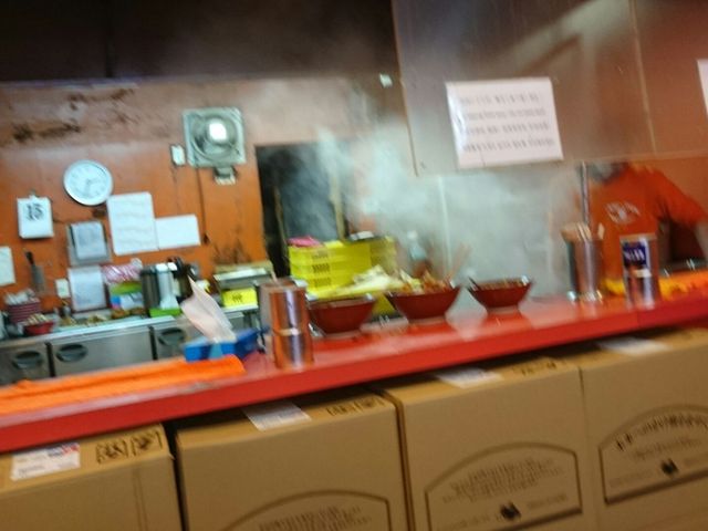 厨房_金龍ラーメン・難波千日前店