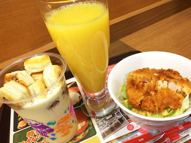パイの実シェーキと海老カツサラダ。_ロッテリア狭山店