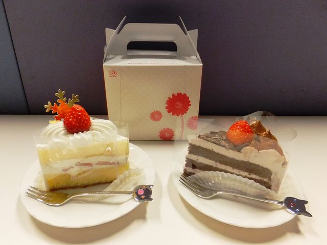 三角ショート&苺ショコラ_不二家 桔梗が丘店(FUJIYA)