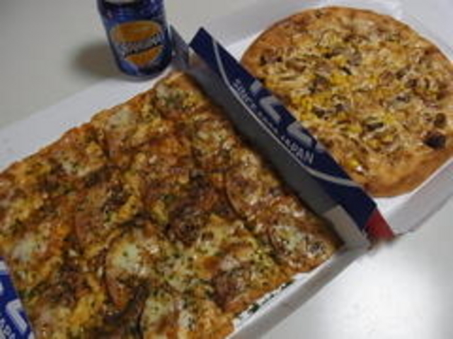 2種類のピザ♪_ストロベリーコーンズ天童店