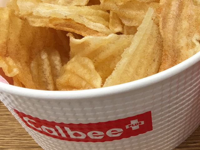 出来たてポテトチップス_カルビープラス 東京駅店 (東京おかしランド)