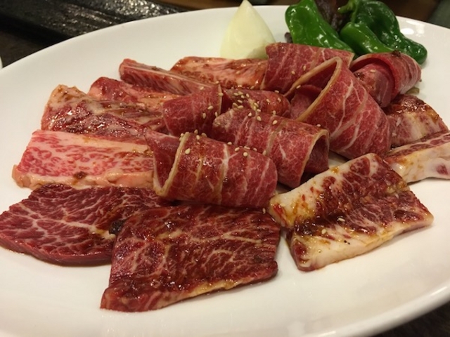 盛り合わせも旨そうな見た目_焼肉の牛太本陣 EAST