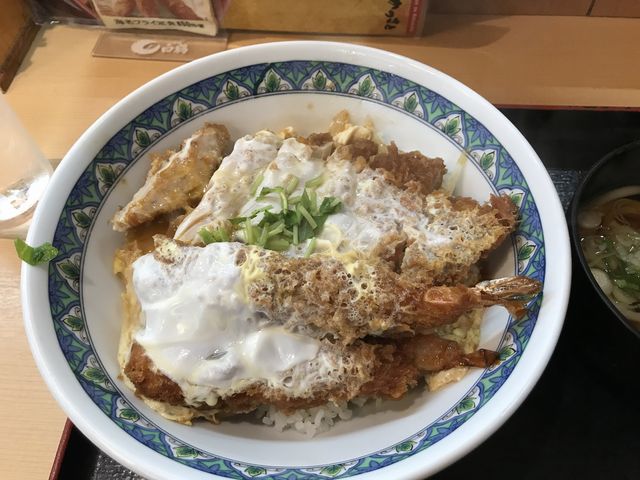 えびとかつで、見栄えは豪華!!_かつさと