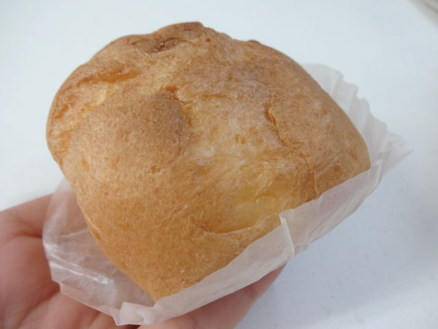 クリームたっぷり入って重いです_カスタードリーフ