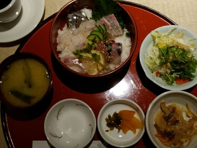 海鮮丼_ボンボヤージ