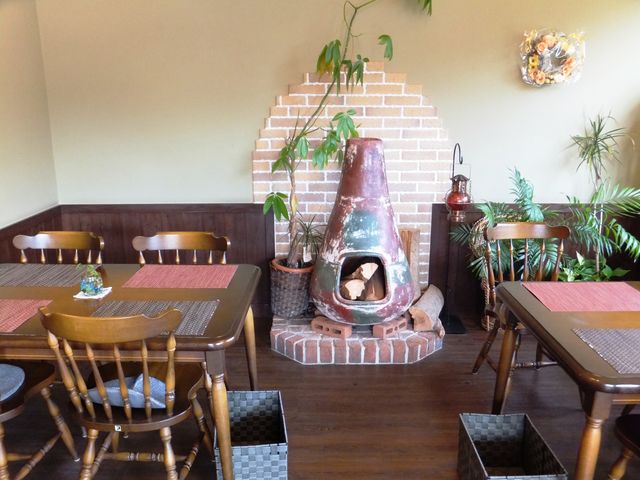 暖かみを感じる店内_シェム