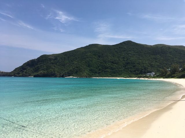 海の色のグラデーションが◎_渡嘉志久ビーチ