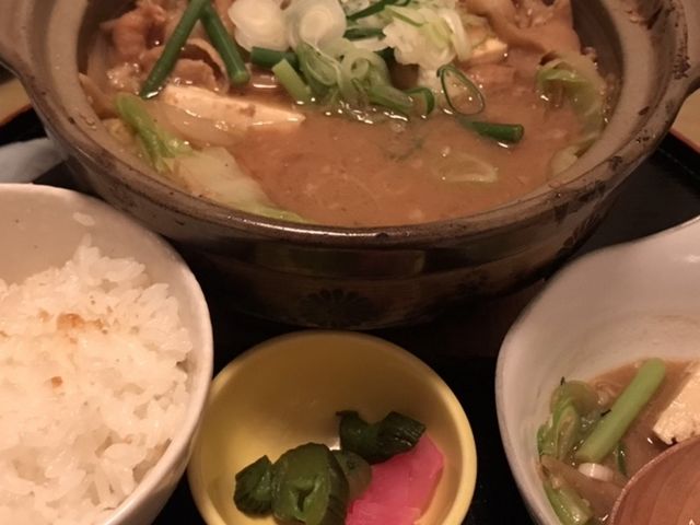 ホルモン鍋定食です。_さくら亭