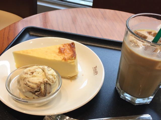 落ち着いた雰囲気_タリーズコーヒー・上野広小路店