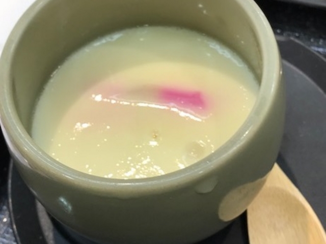 定食についている茶わん蒸し_すし屋銀蔵 新宿NSビル店
