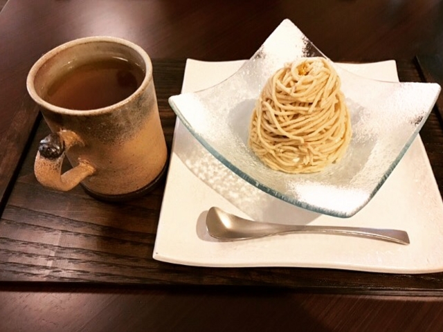 モンブランデセルとほうじ茶_和栗や・東京店