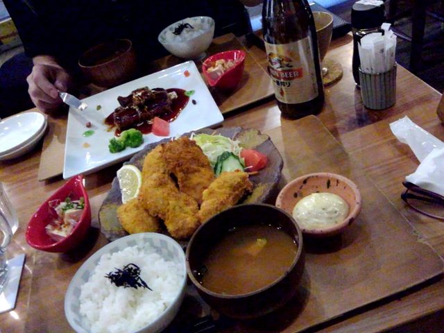ハンバーグ定食とカキフライ定食_扇屋(おうぎや)