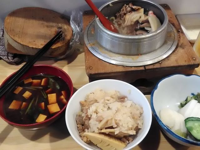 鳥しんの釜飯_鳥しん