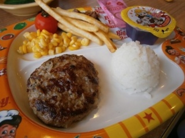お子様ランチもハンバーグセットがあります!_ビッグボーイ福岡徳永店