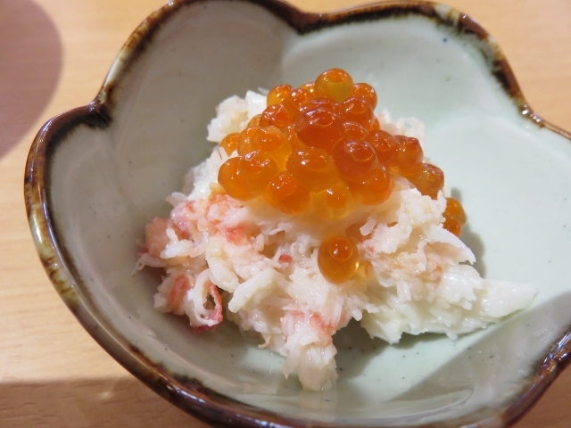 カニとイクラの和え物_朝市お食事処山三道下商店