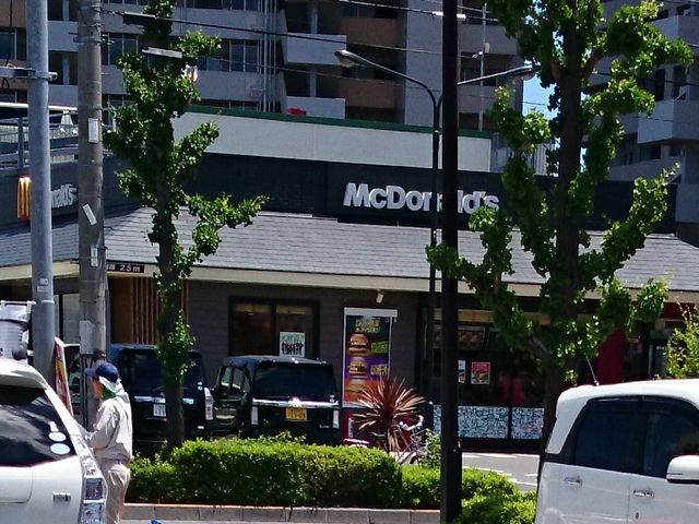 店舗外観_マクドナルド尾竹橋通り栗原店