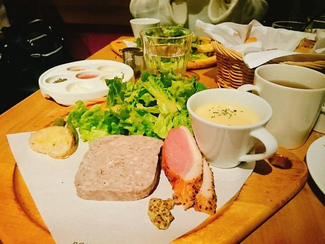 ランチ_POINT ET LIGNE