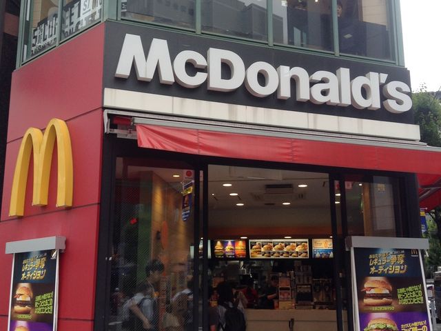 店頭_マクドナルド神保町店