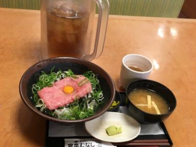 ネギトロ丼を頂きます。_宮本むなしJR石山駅前