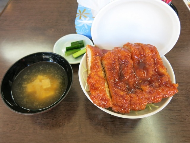 秘伝のソースカツ丼(800円)_あまの食堂