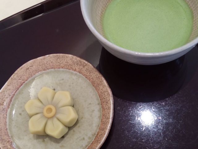 上生菓子と抹茶_茶のちもと
