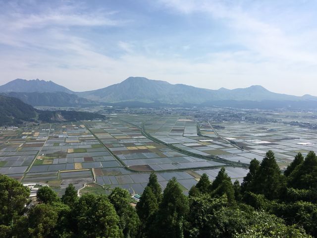 城山展望台から。一番左が根子岳。_根子岳