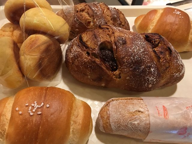 パン色々_南阿蘇の水と風のパン工房 めるころ