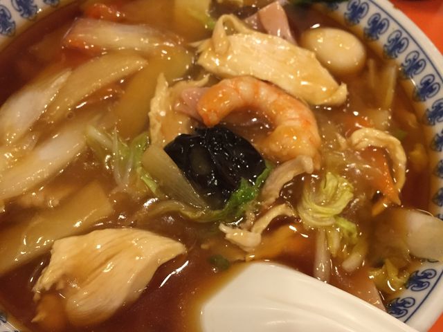 五目あんかけラーメン、具沢山です。_香州