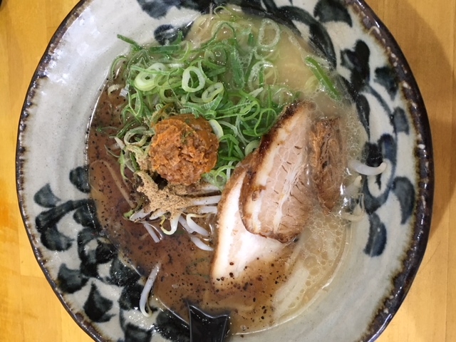 あごだし白湯らぁめんマー油入り ¥880_麺家ひばり