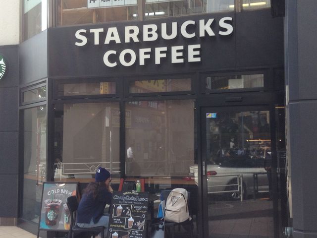 店頭_スターバックスコーヒー代々木店