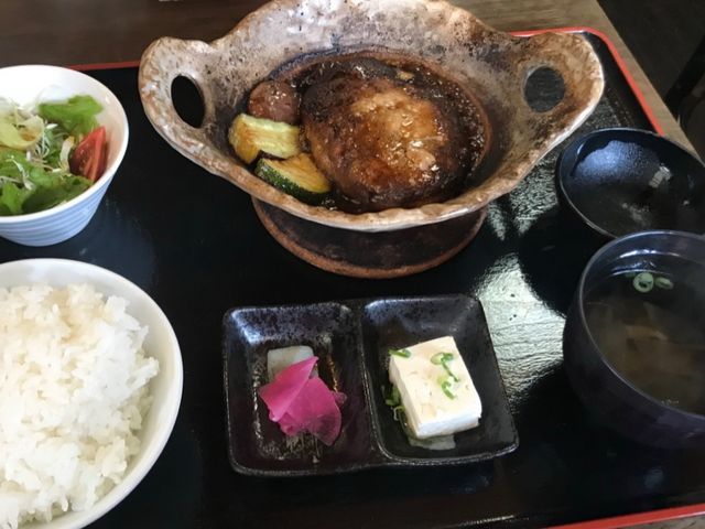 ハンバーグ定食_ベイリーフ