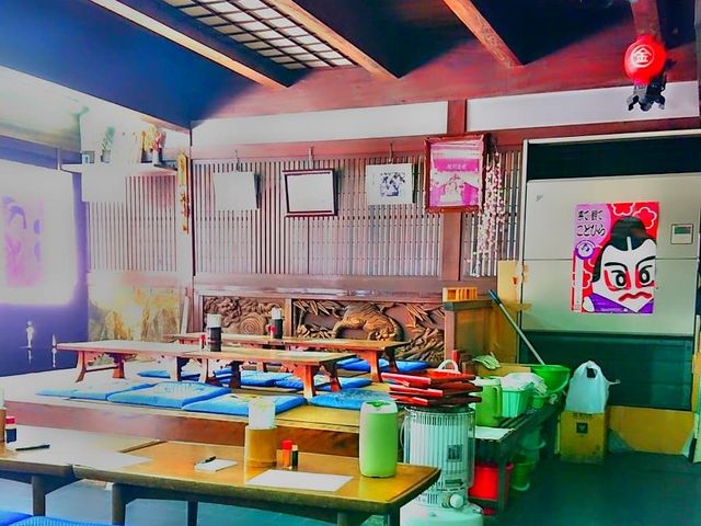 趣深い店内_虎屋そば
