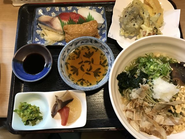 ぶっかけ茶そば寿司セット(税込1000円)_とり菊