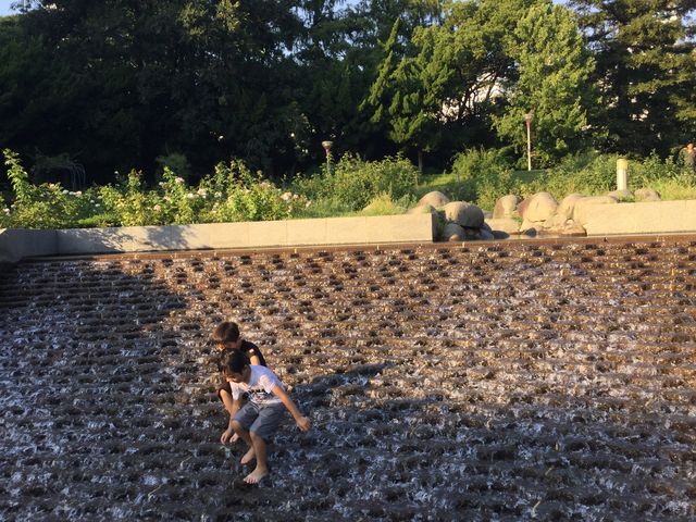 水遊び_靱公園