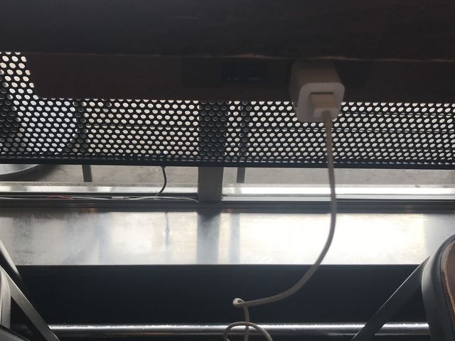 便利電源_スターバックスコーヒー 堺筋本町日生ビル店