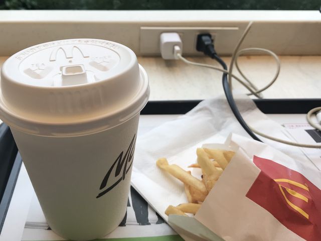 電源あります_マクドナルドJR西宮駅店