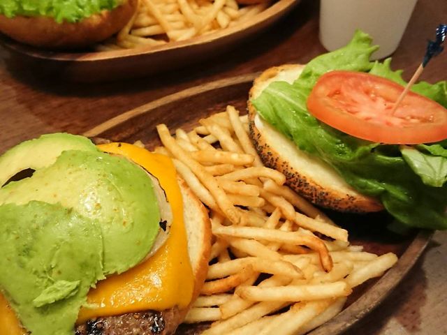 ハンバーガー_クアアイナ KUA `AINA さいたま新都心店