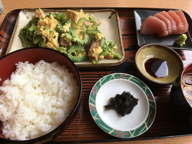 ゴーヤーチャンプルー定食800円_亀吉