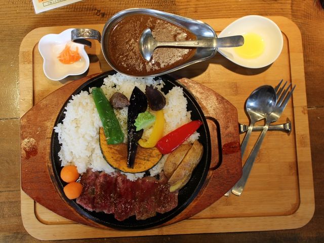 ステーキカレー_旅籠や・れすとらん・なんぷてい