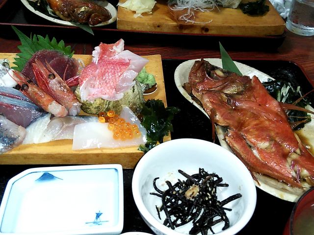 刺身定食金目煮付_魚河岸