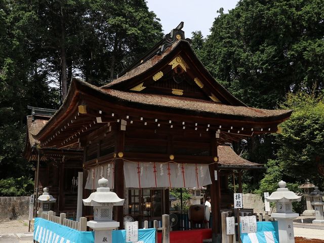 下の神田神社拝殿。時代を感じさせる。_神田神社