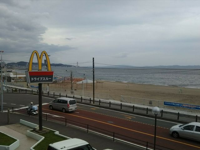 テラスから見た三浦海岸_マクドナルド三浦海岸店
