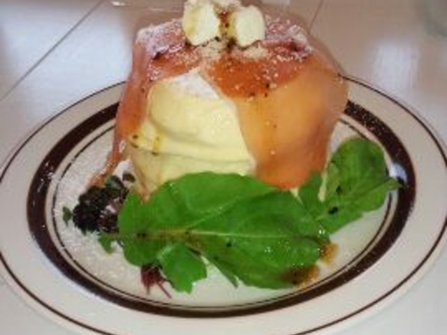 生ハムクリームチーズパンケーキ_totan cotton cafe