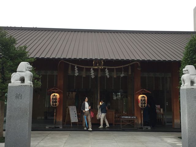 ガラス張りの本殿!神事が丸見えです_あかぎカフェ