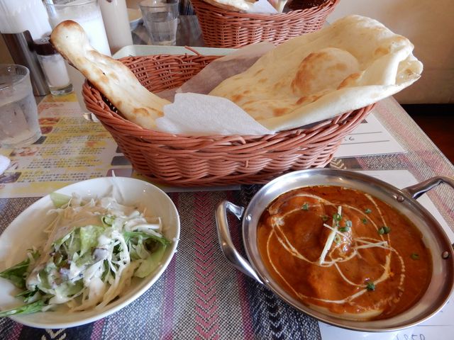 本日のおすすめはゆでたまご入りカレーです_DIPIKA Indo Nepal Restaurant