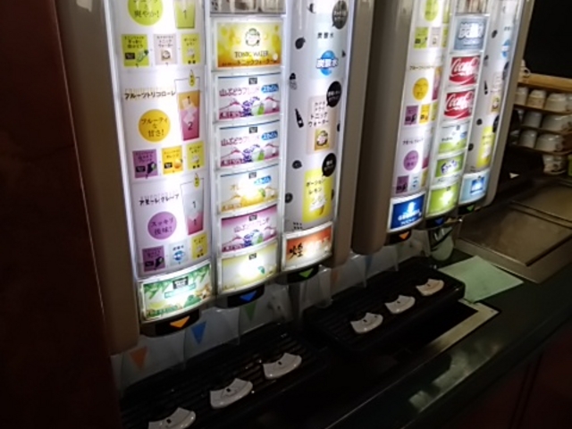 ソフトドリンクベンダー_サイゼリヤ清水インター店