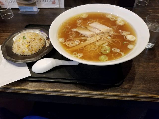 ラーメン+半チャーハン(ラーメン大盛り) 麺大盛りは約2玉だそうですよ(*^o^)/\(^-^*)_新華園・本店