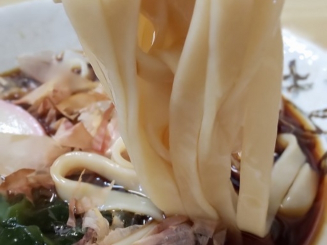 きしめんはモチモチ感が最高。_丸福うどん店