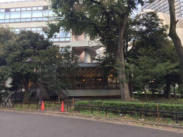 日比谷公園の中_ライブラリー・ダイニング日比谷