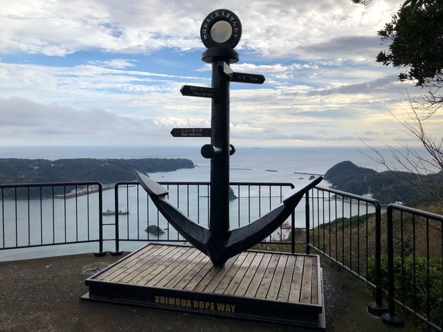 寝姿山展望台4(展望台のモニュメント)_寝姿山展望台